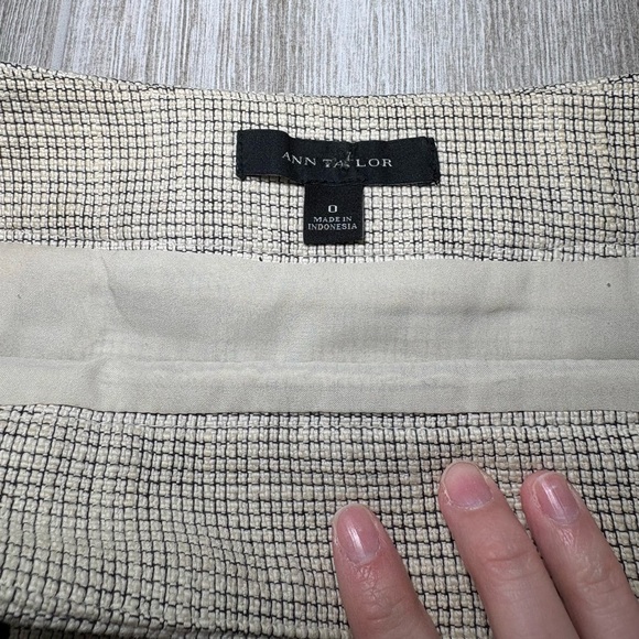 Ann Taylor Cream and Black Pencil Skirt - Picture 3 of 6